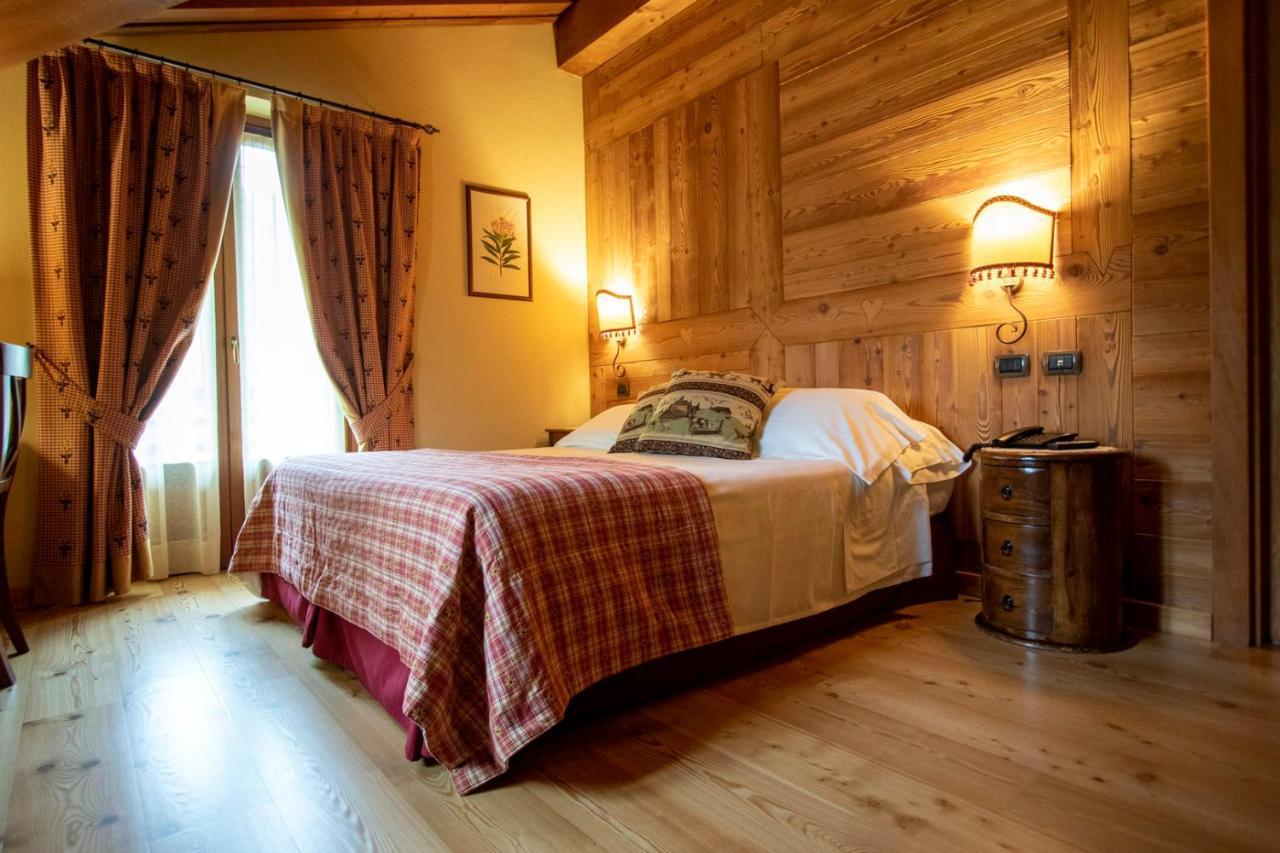 Laghetto Alpine Hotel & Restaurant Брюссон Экстерьер фото