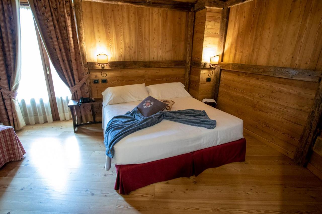 Laghetto Alpine Hotel & Restaurant Брюссон Экстерьер фото