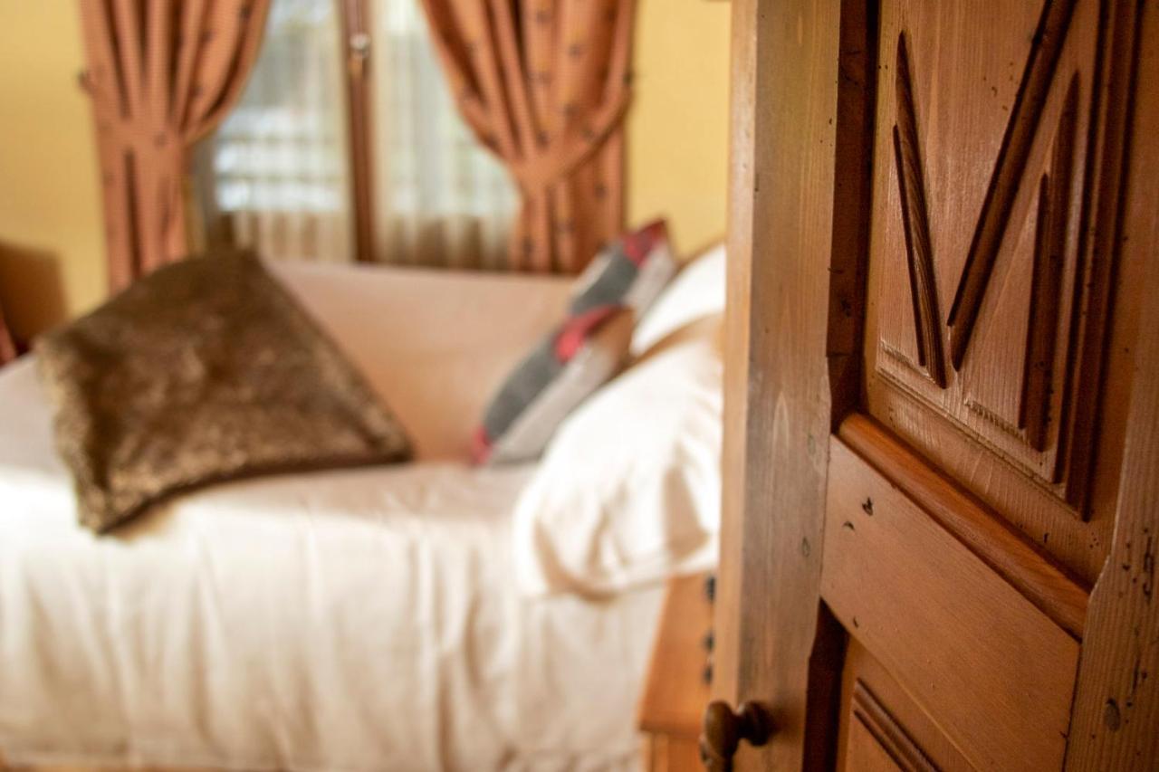 Laghetto Alpine Hotel & Restaurant Брюссон Экстерьер фото