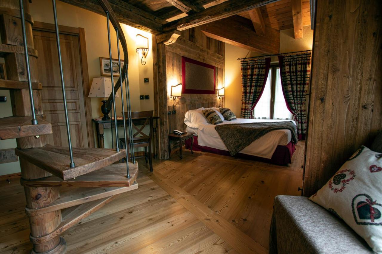 Laghetto Alpine Hotel & Restaurant Брюссон Экстерьер фото