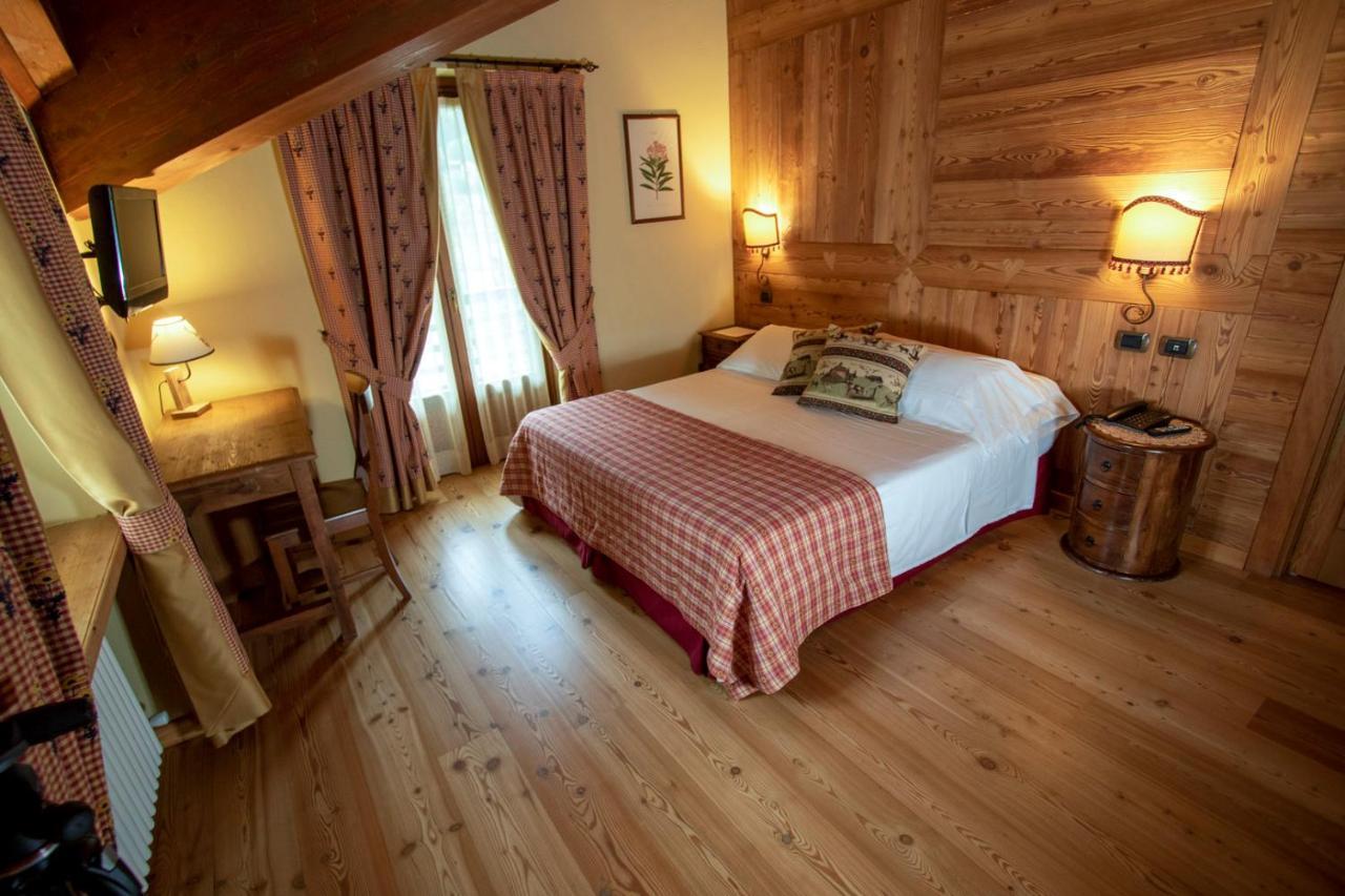 Laghetto Alpine Hotel & Restaurant Брюссон Экстерьер фото