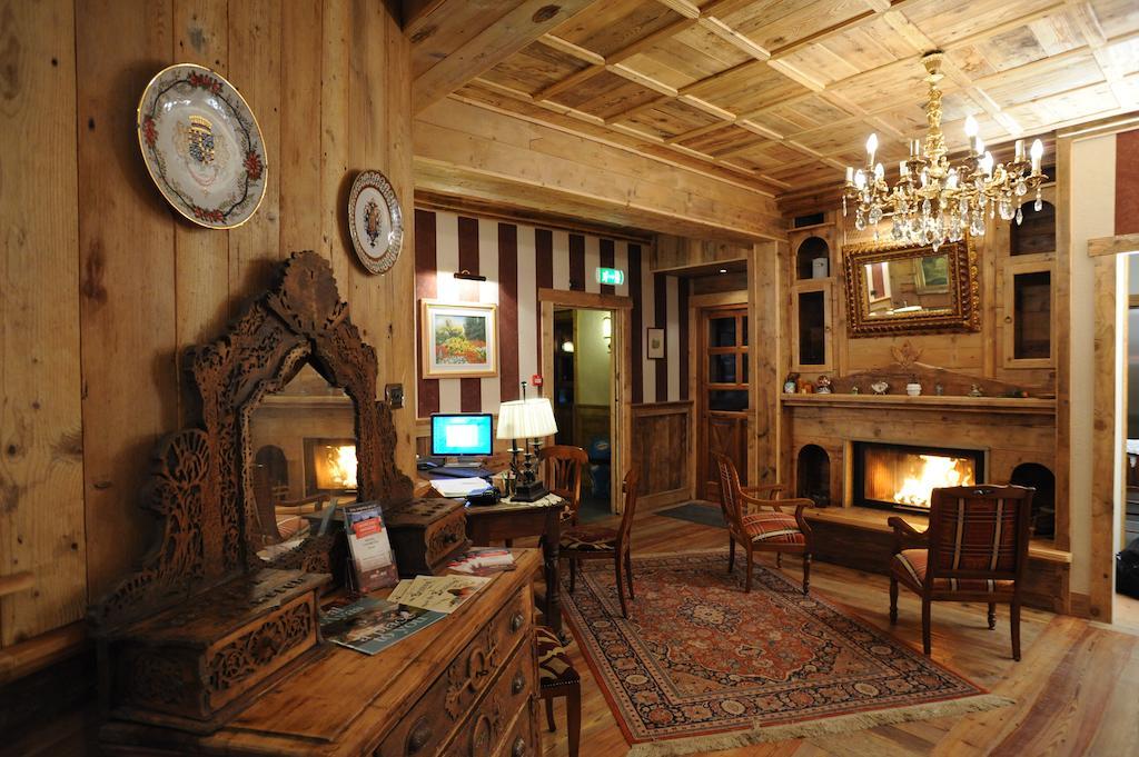 Laghetto Alpine Hotel & Restaurant Брюссон Экстерьер фото